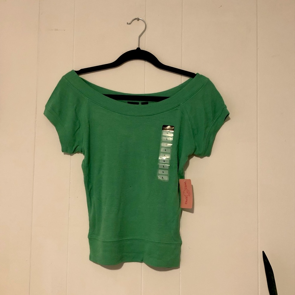 Green duck head wide neck t shirt